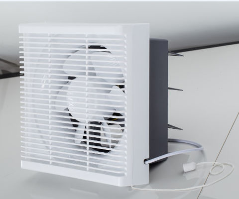 Ventilatore di scarico per bagno montato su un muro quadrato in plastica con rete di scarico e design di flusso assiale
